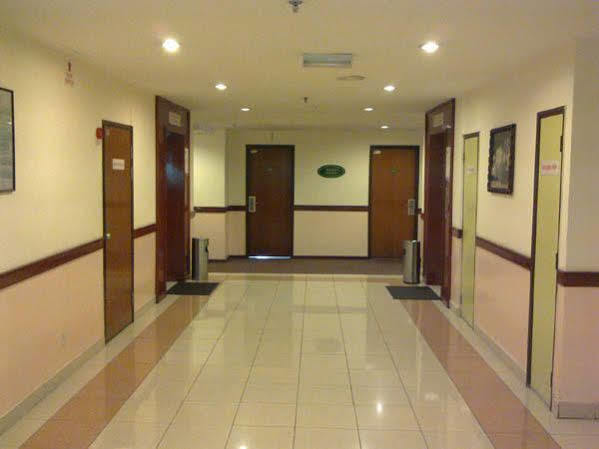 Hotel Caliber Куала-Лумпур Экстерьер фото
